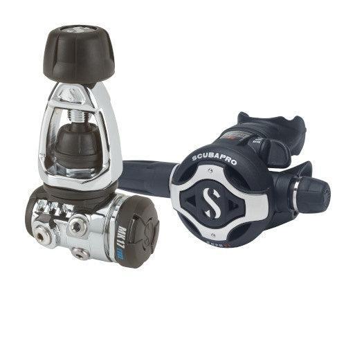 Scubapro MK17 EVO2 S620Ti Yoke Dive Regulator + ScubaPro Sport Bag 125 Roller