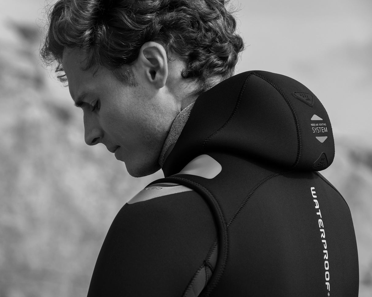 Waterproof 044-122-00 O1 Overvest 5mm With Hood Mens