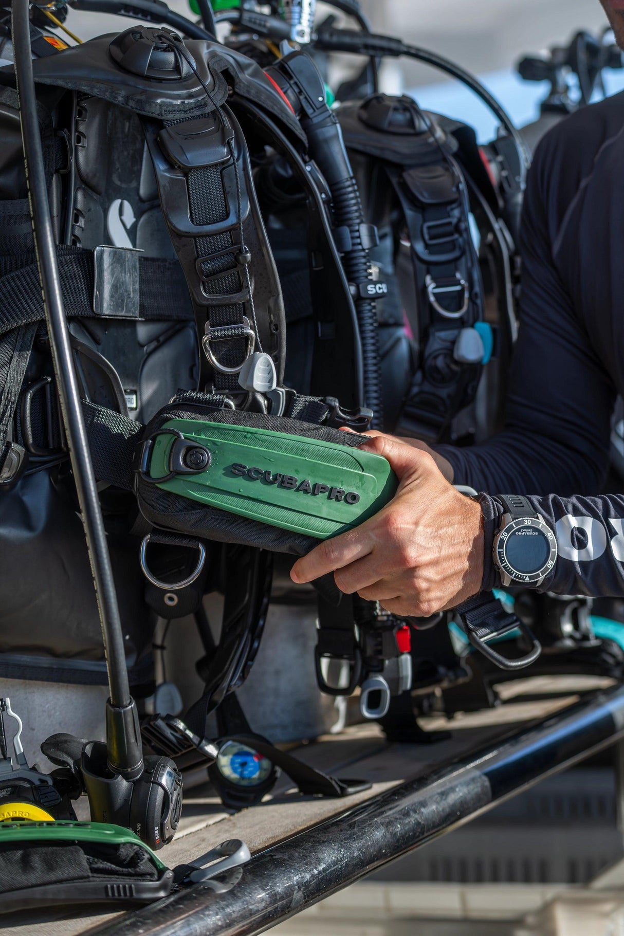 ScubaPro Hydros Pro 2 with Standard Monorail Weight (Up to 10 lbs) Pocket Set