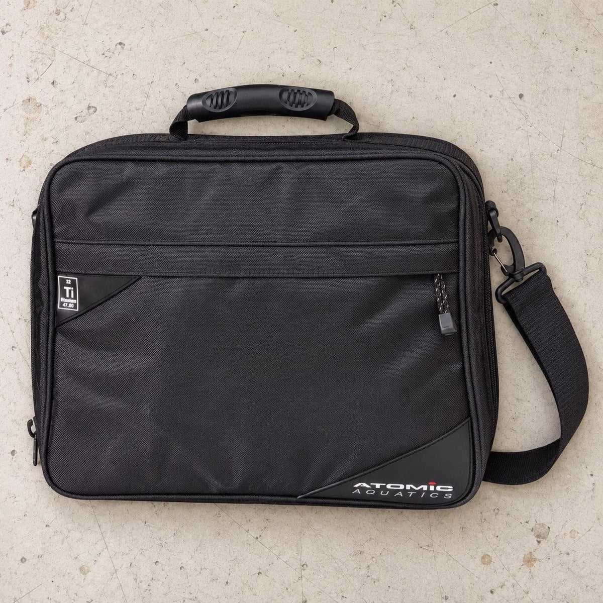 Open Box Atomic Aquatics Deluxe Padded Regulator Bag — default — open-box flat lay