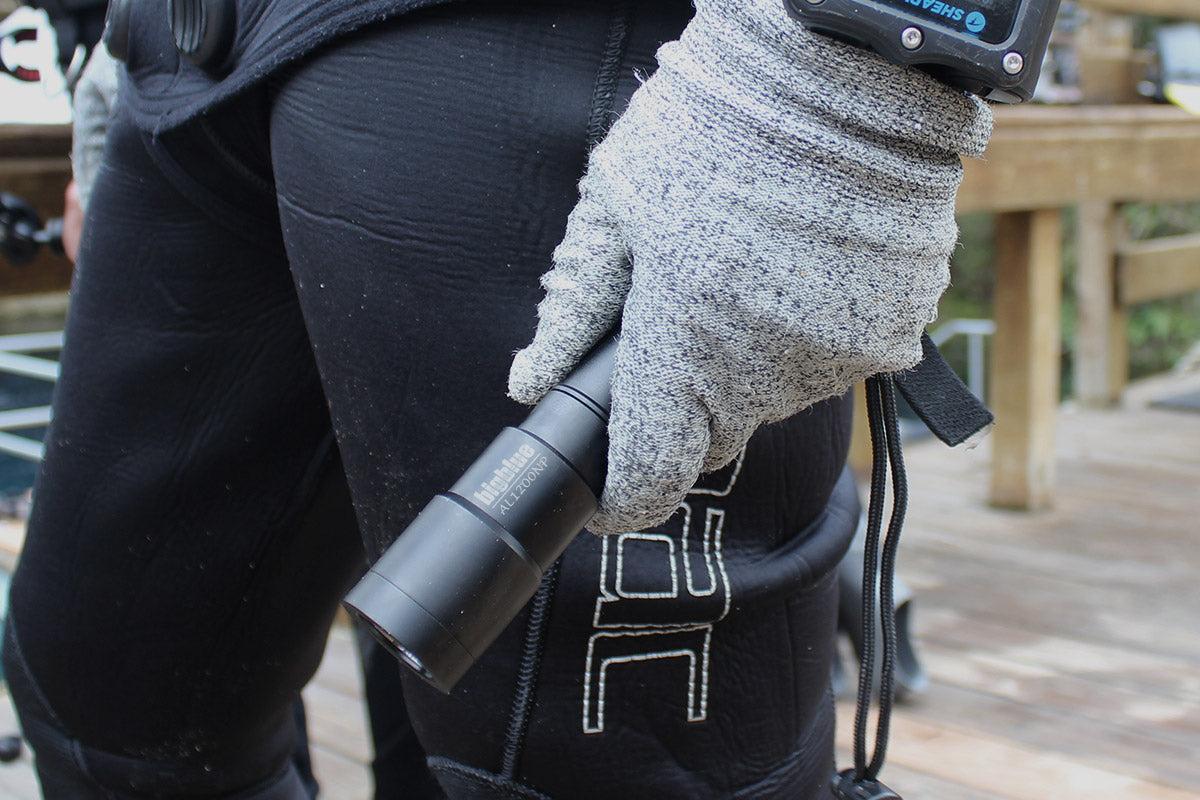 BigBlue 1300 Lumen Narrow Beam Dive Light with Tail switch-