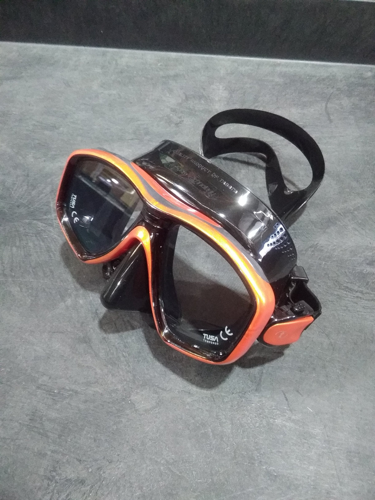 Open Box Tusa Ceos Mask-Black/Energy Orange-