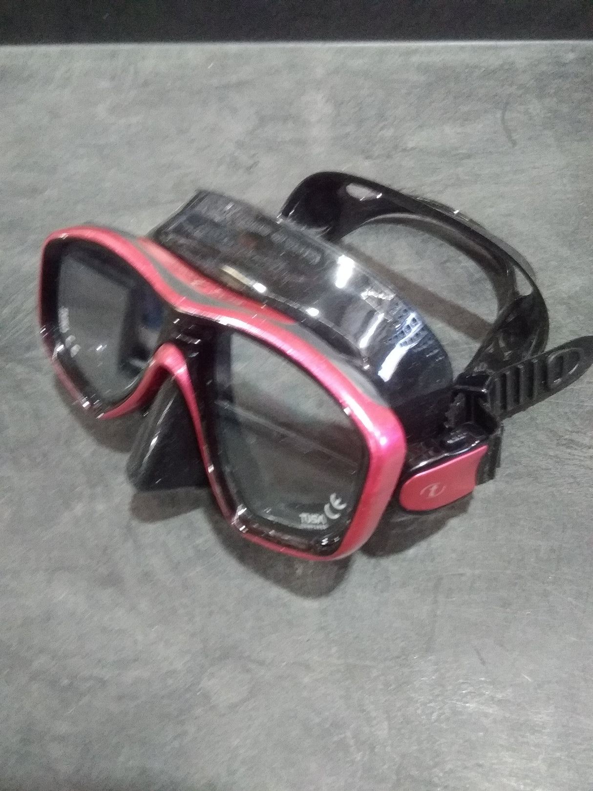 Open Box Tusa Ceos Mask-Black/Hot Pink-Very Good-