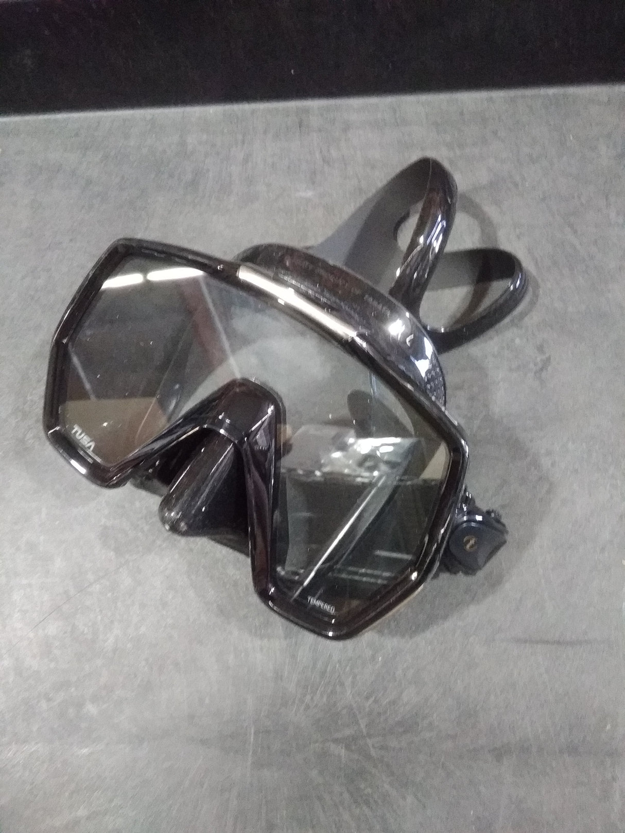 Open Box Tusa Freedom HD Mask-Black/Black-Good-