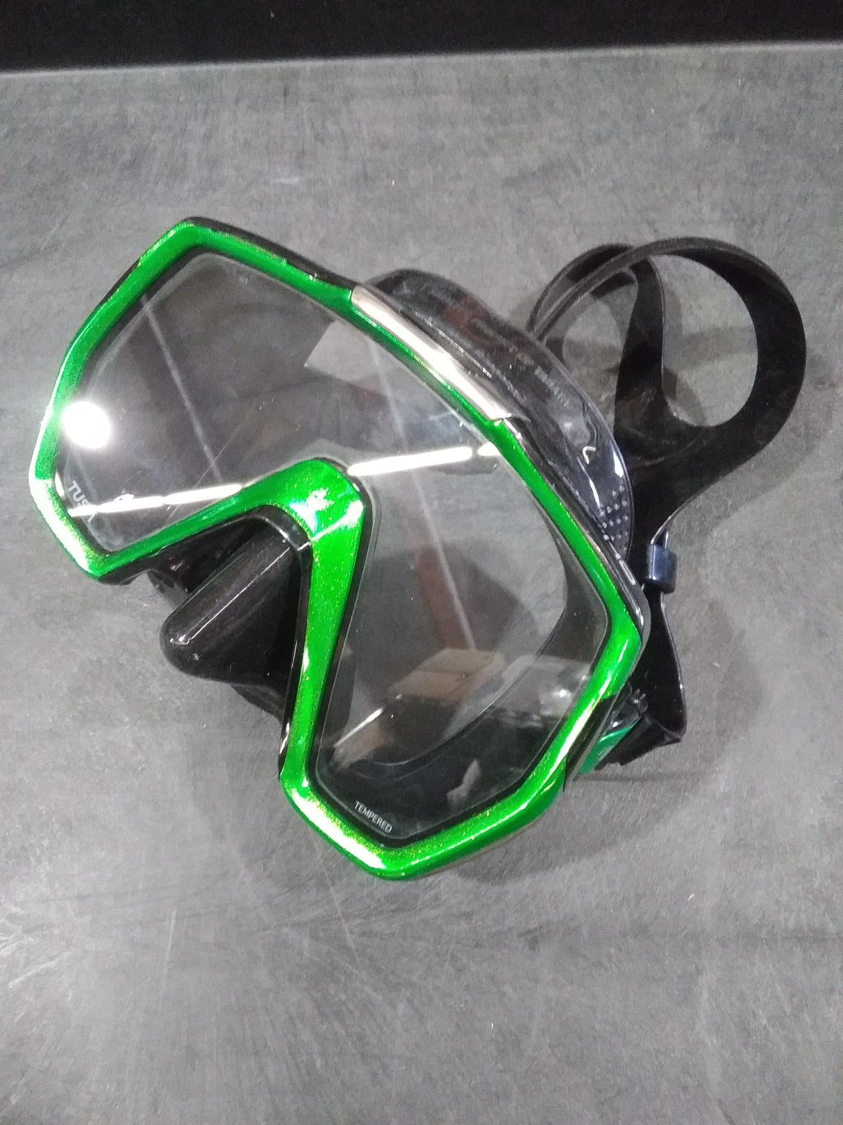 Open Box Tusa Freedom HD Mask-Black/Energy Green-Like New-