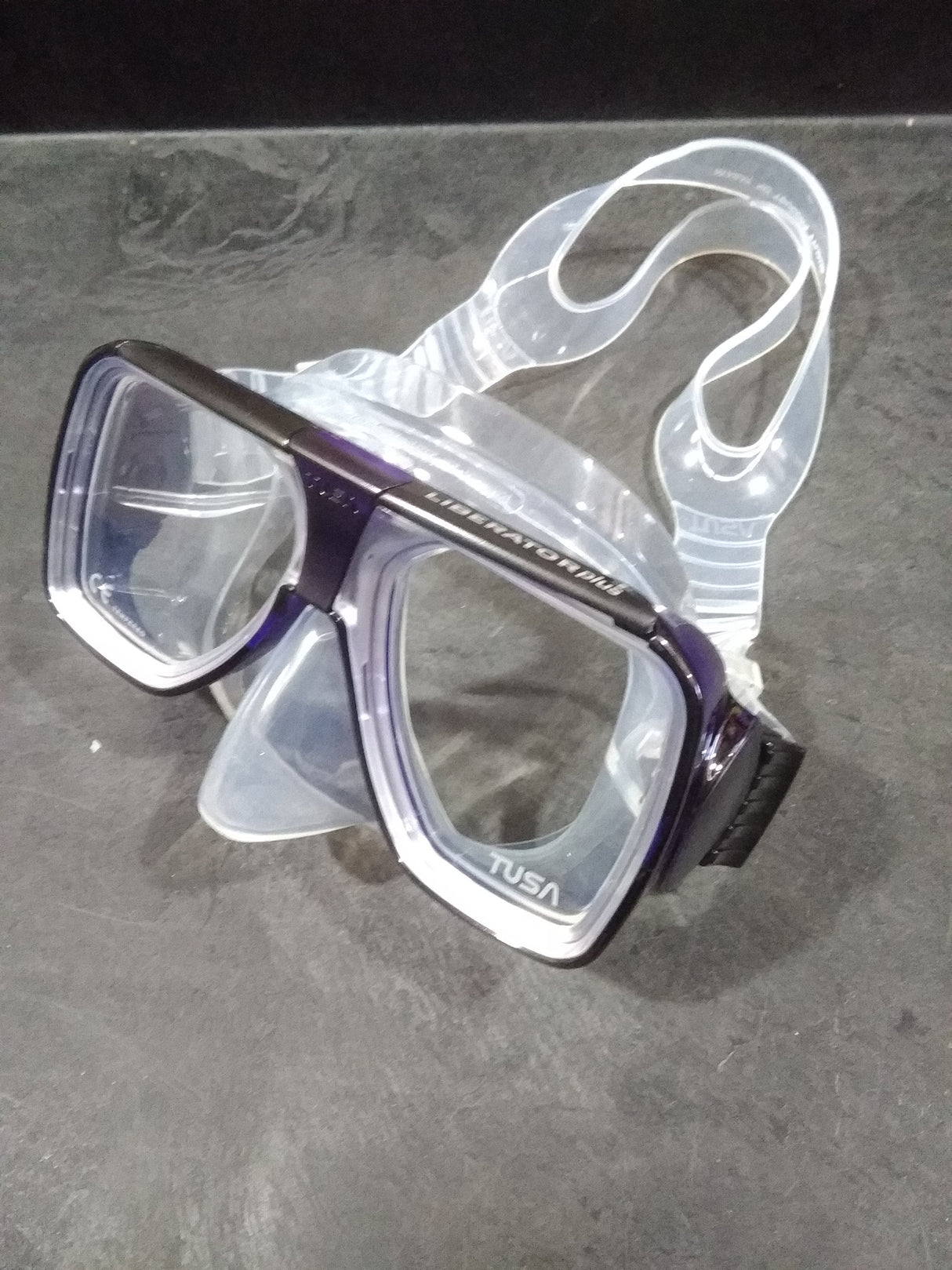 Open Box Tusa Liberator Plus Twin Lens Scuba Diving Mask-Cobalt Blue-