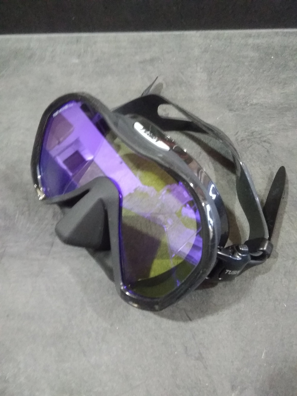Open Box Tusa Zensee Pro Mask-Black-Like New-