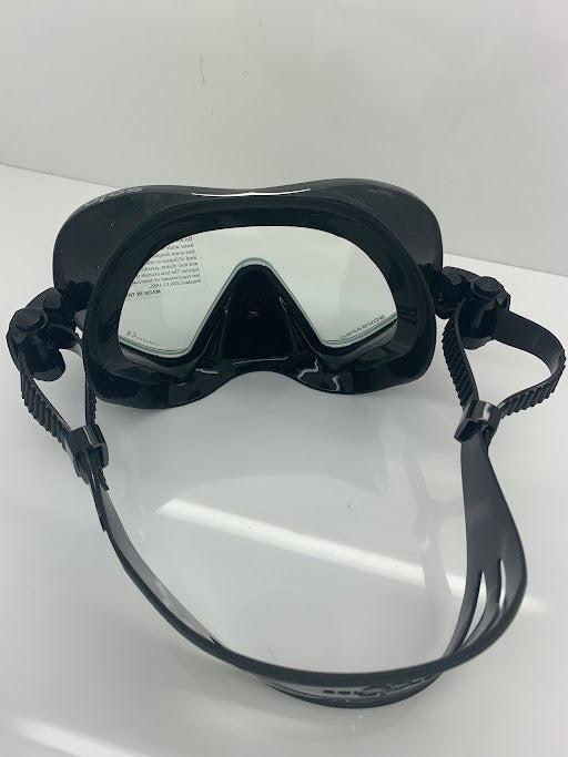 Used Scubapro Solo Scuba Diving and Snorkeling Dive Mask-