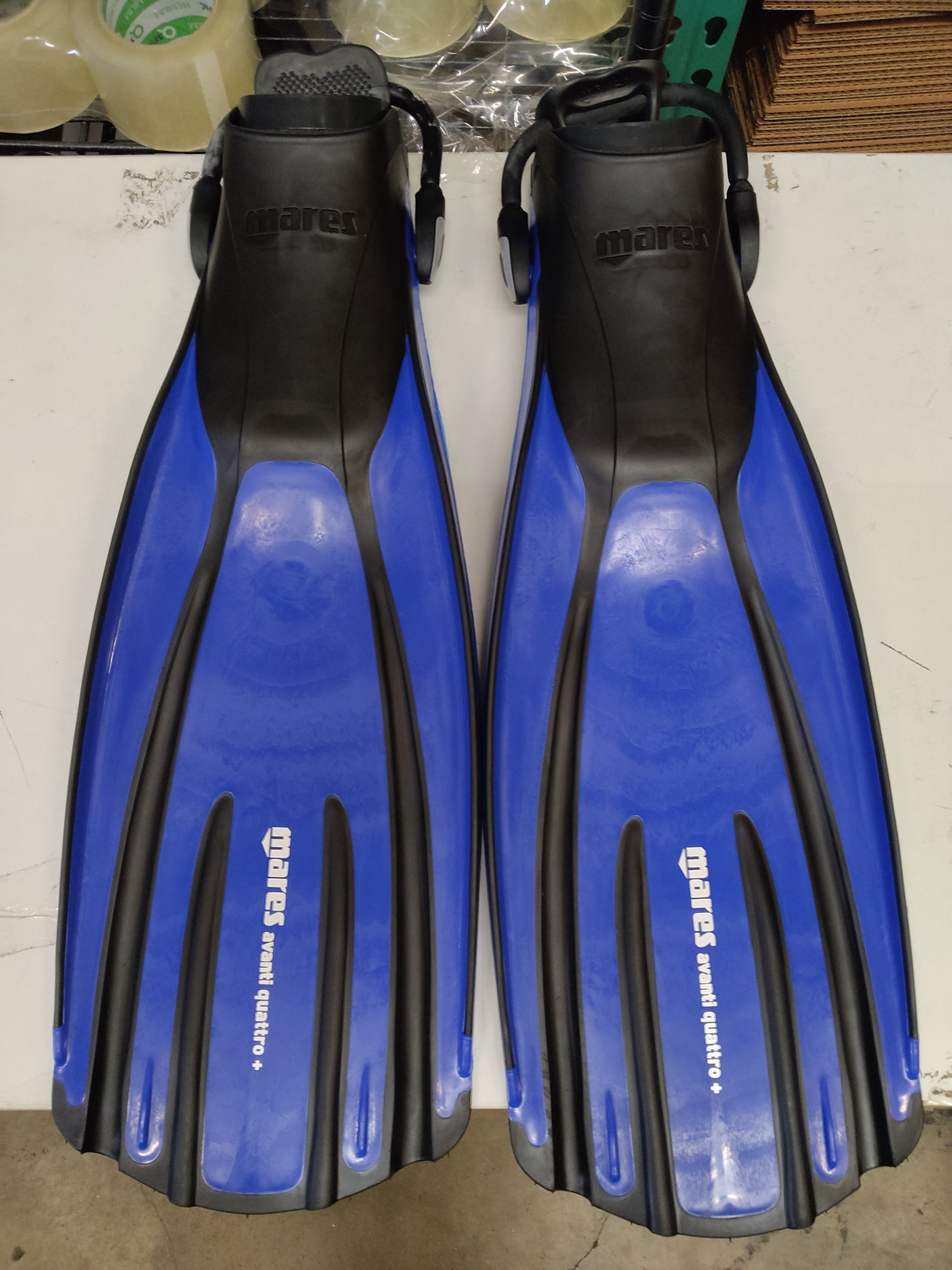Used Mares Avanti Quattro Plus Open Heel Bungee Strap Dive Fin