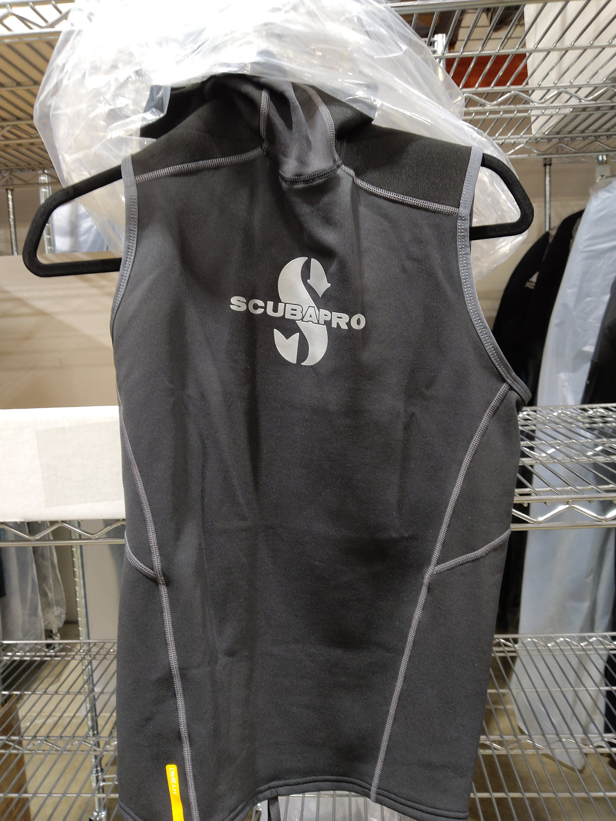 Open Box Scubapro Hybrid Mens Hooded Vest