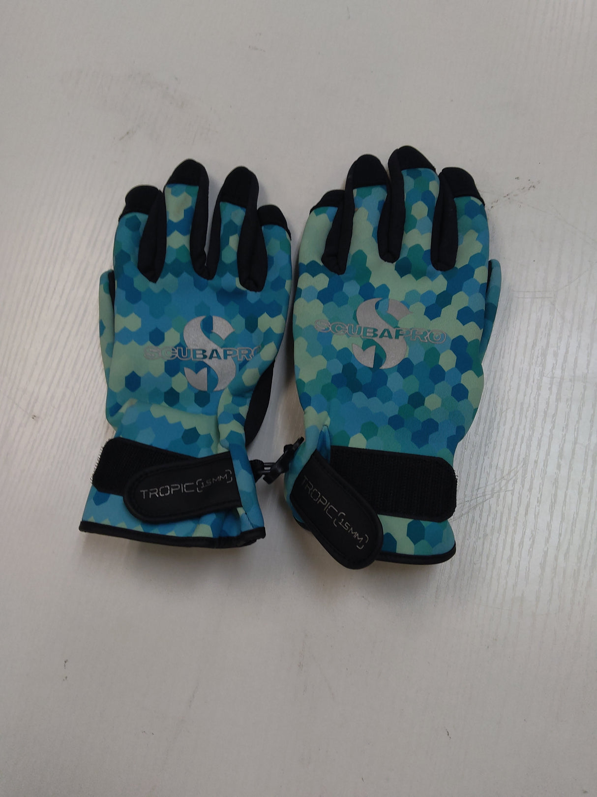 Used Scubapro Tropic 1.5 mm