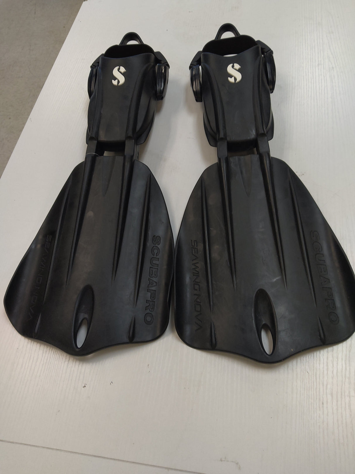 Used Scubapro Seawing Nova Fins