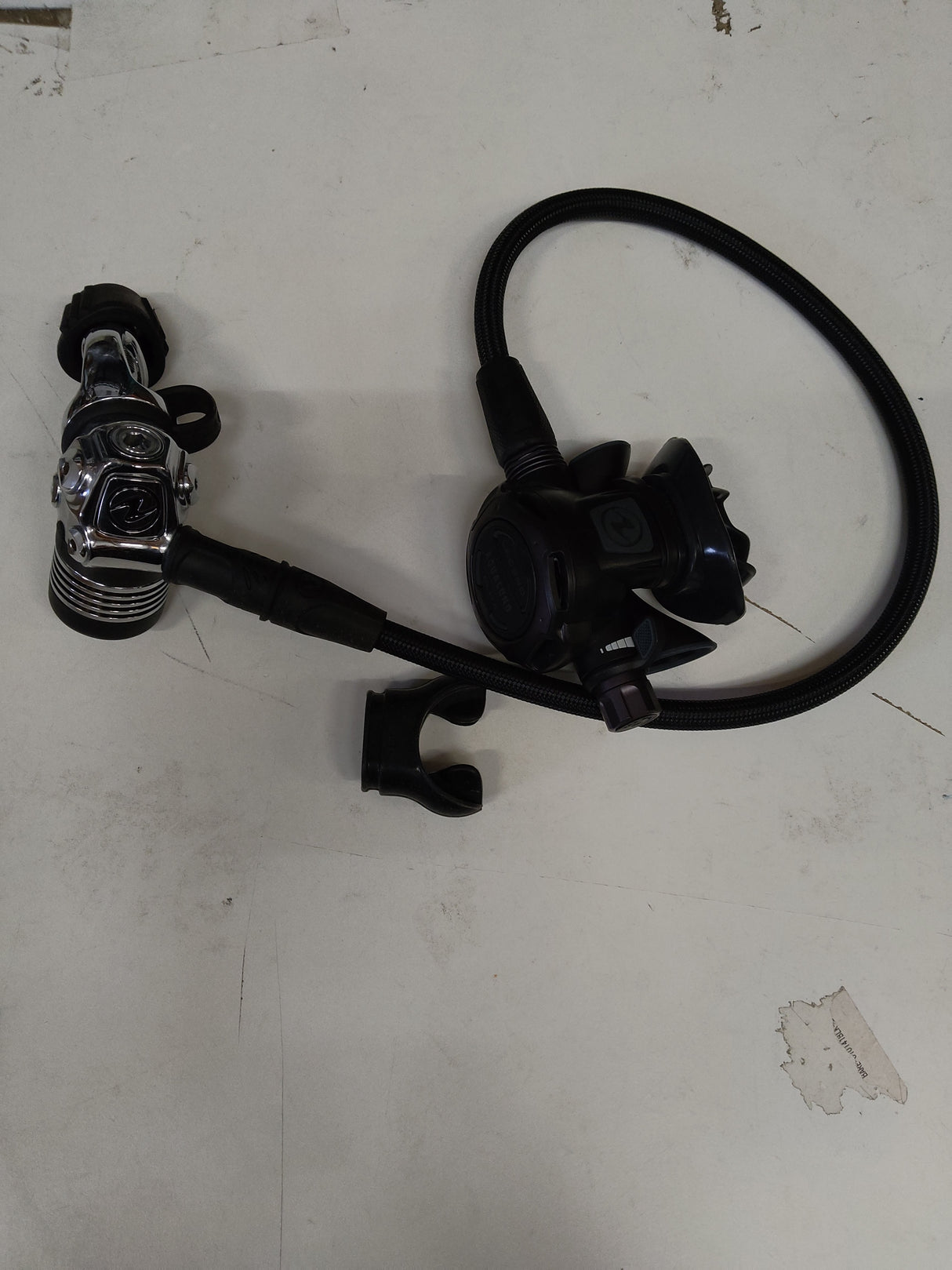 Used Aqualung LEG3ND Elite Black Edition Dive Regulator