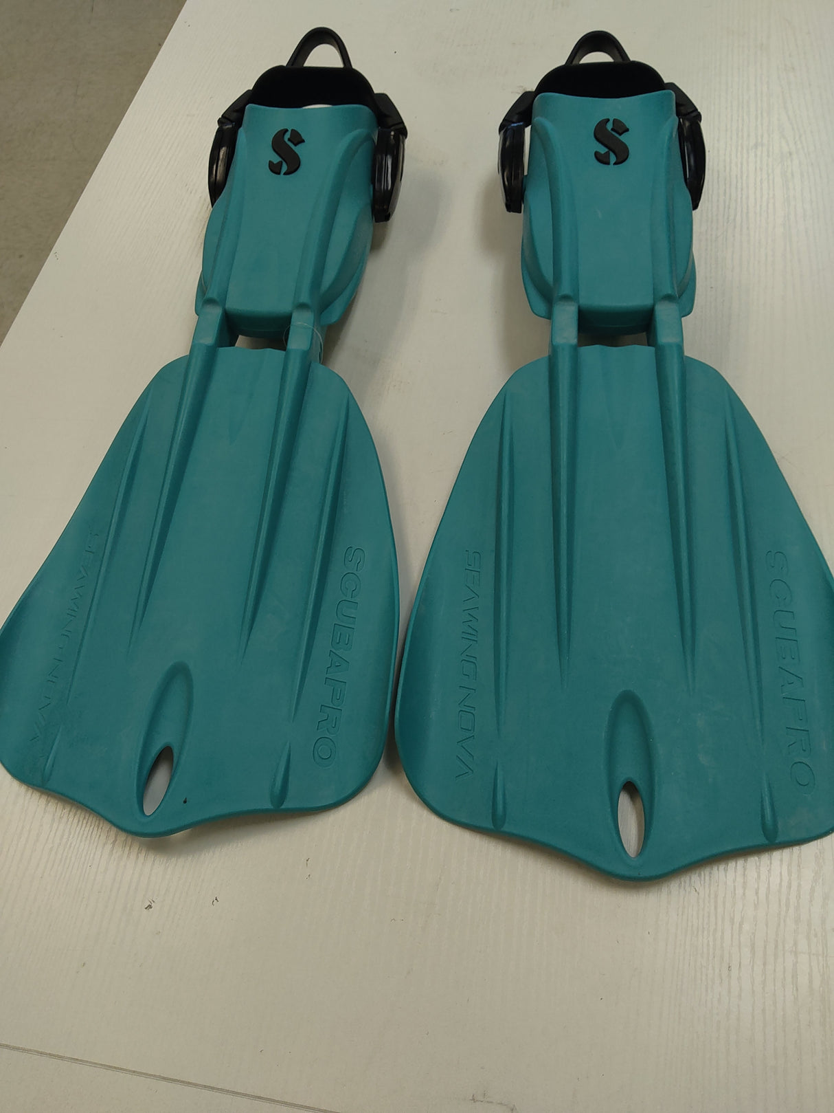 Used Scubapro Seawing Nova Fins