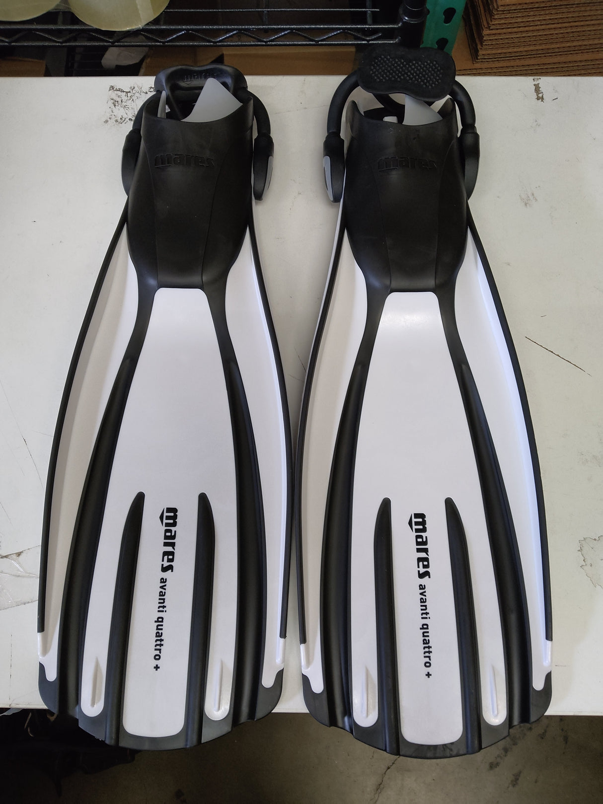 Used Mares Avanti Quattro Plus Open Heel Bungee Strap Dive Fin
