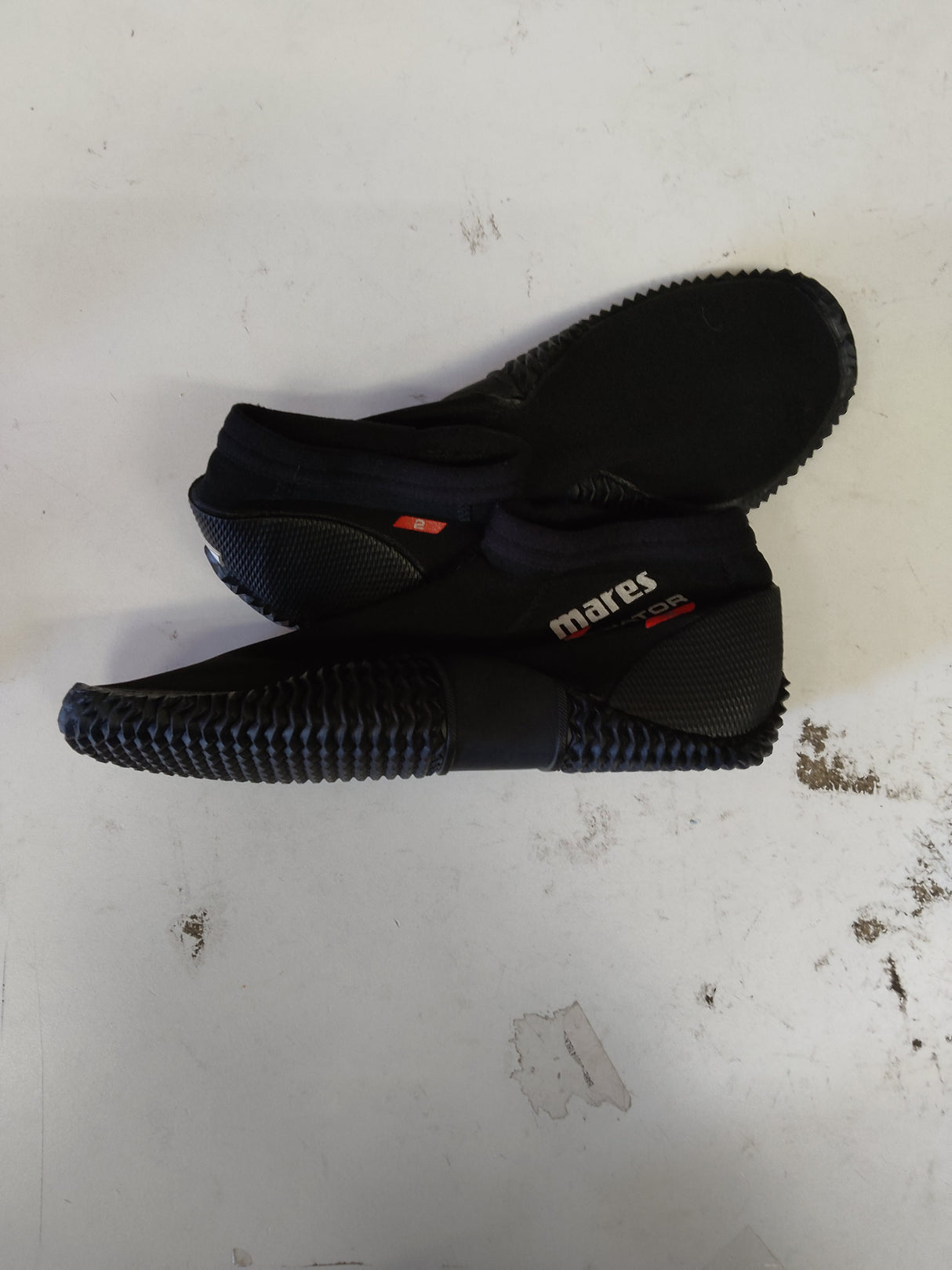 Used Mares Equator 2mm Dive Boots