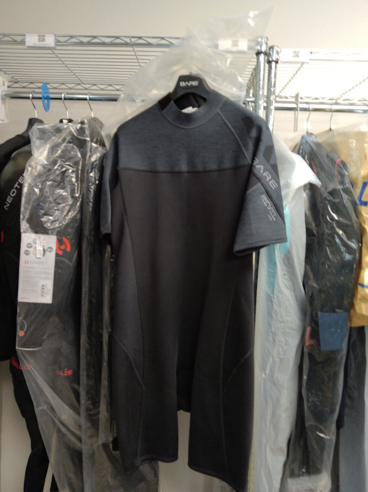 Open Box Bare 2 MM Revel Shorty Mens Scuba Diving Wetsuit