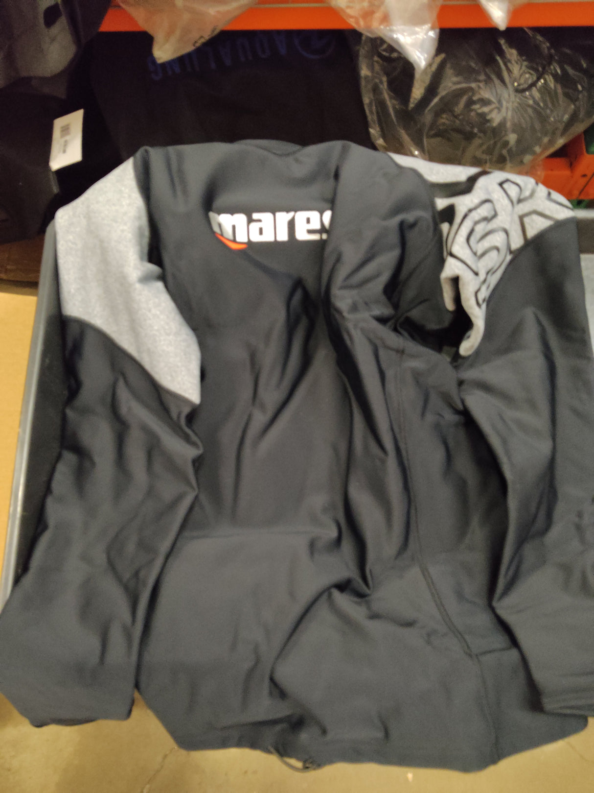 Used Mares Ultraskin L/S Man Rash Guard