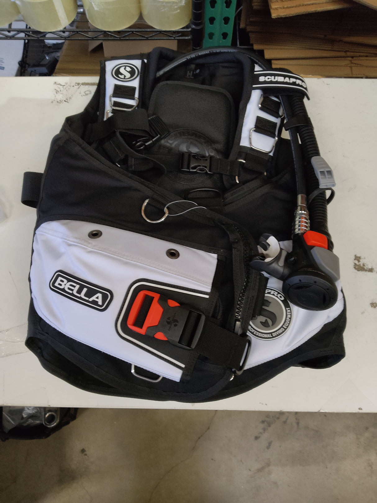 Open Box Scubapro Bella with Air2