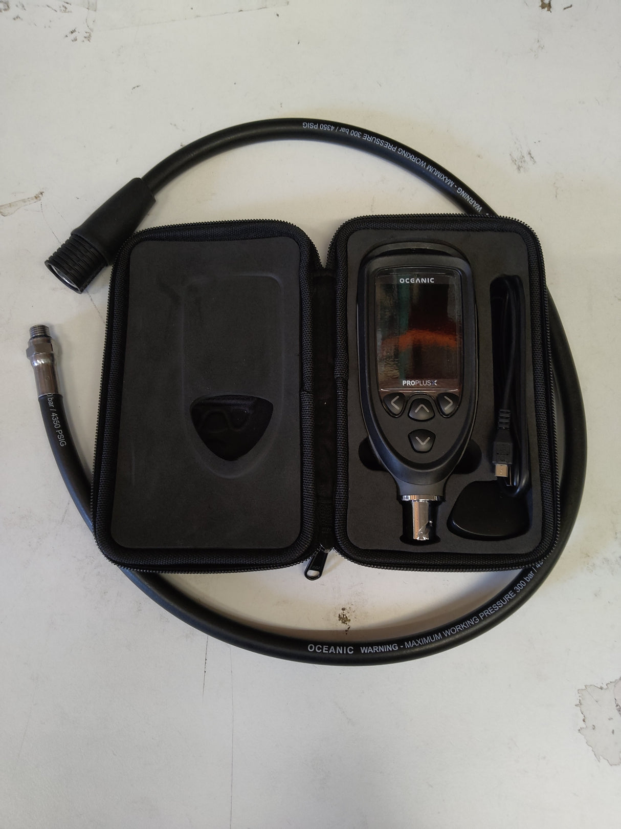 Open Box Oceanic Pro Plus X Console with QD Hose