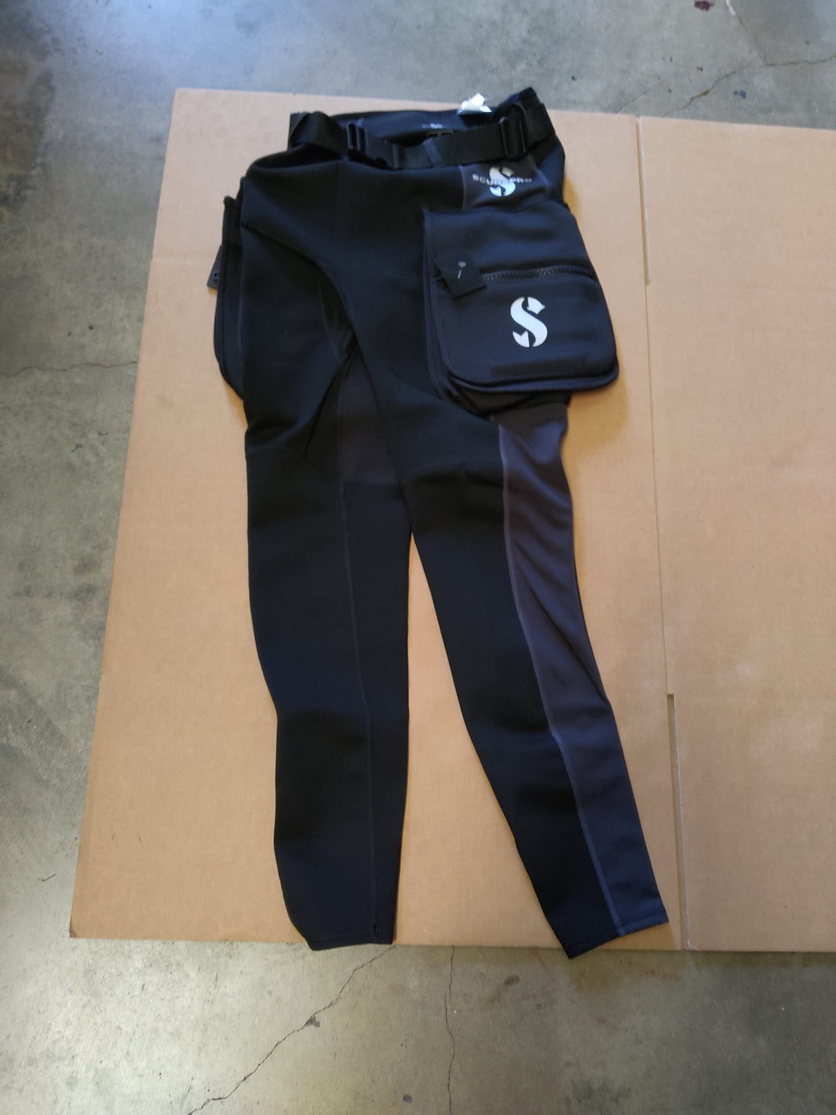Open Box Scubapro Hybrid 1mm Cargo Pants Men's