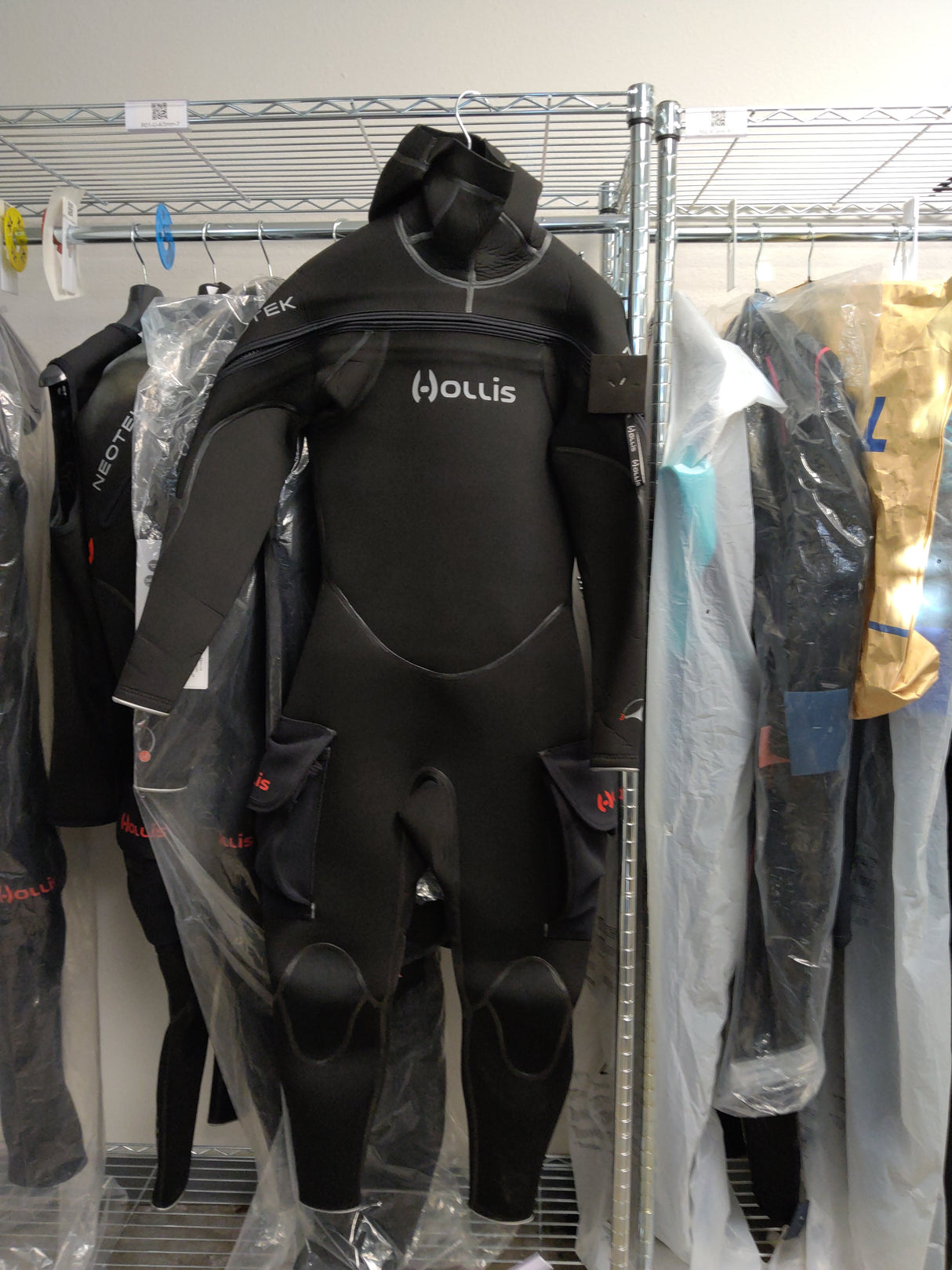 Used Hollis Neotek 4/3 Wetsuit Unisex