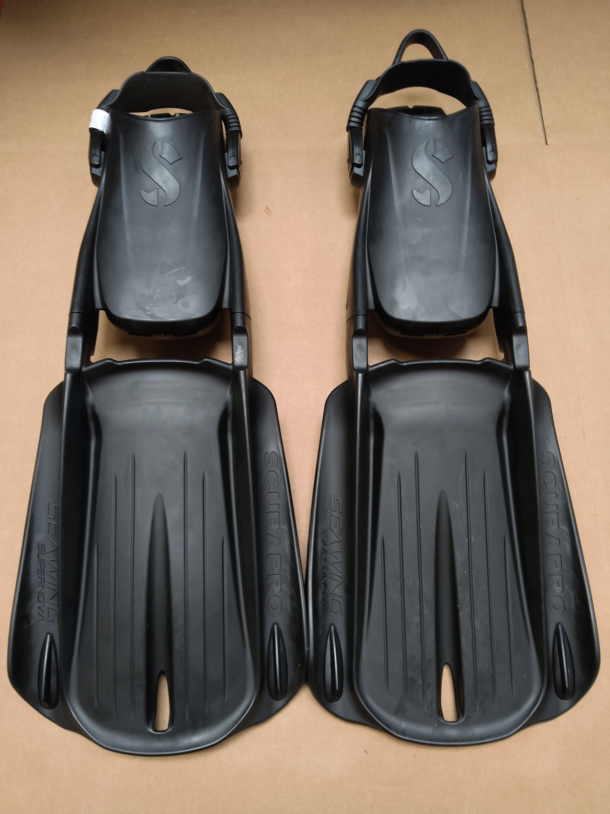 Open Box Scubapro Seawing Supernova Fins