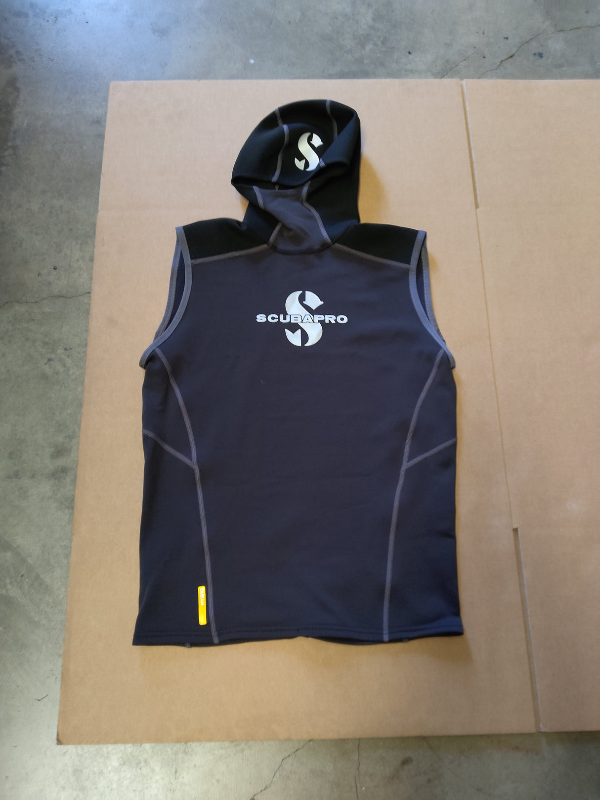 Open Box Scubapro Hybrid Mens Hooded Vest