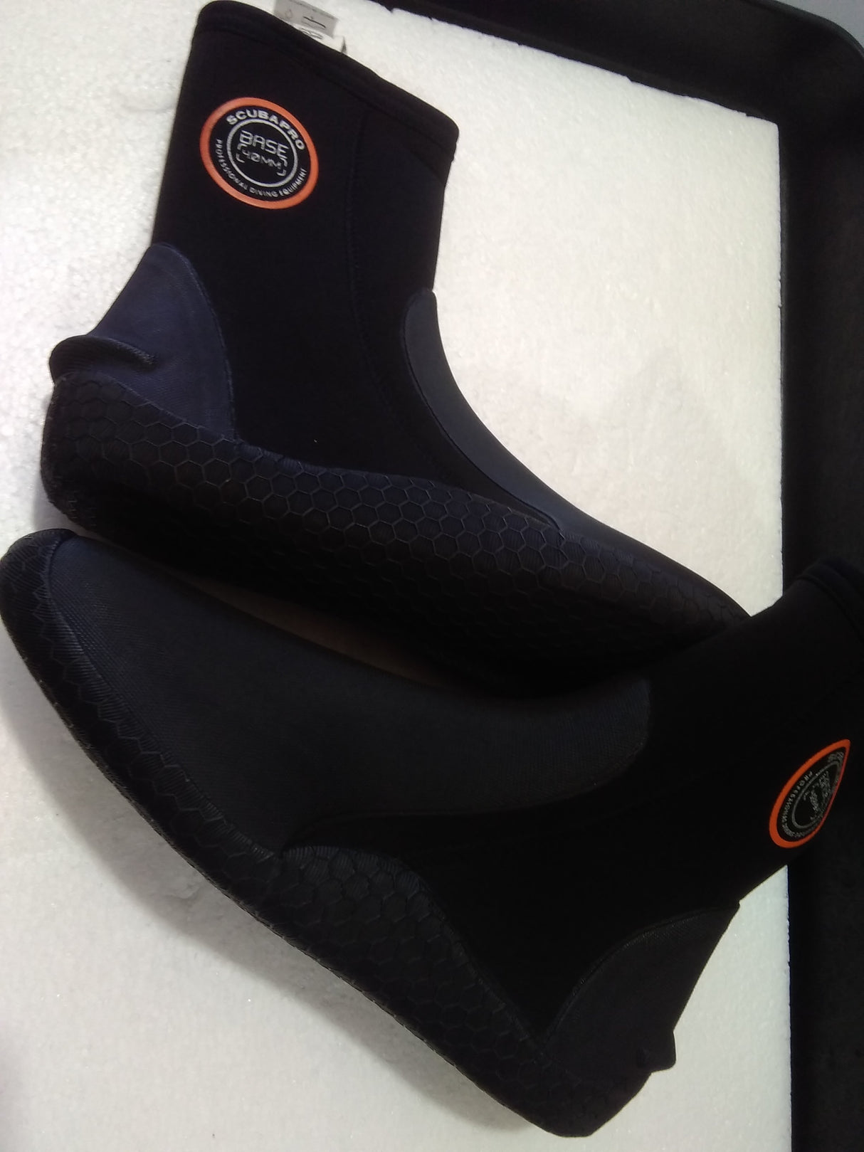 Used Scubapro Base 4 MM Lightweight Dive Boot-Black-XL-