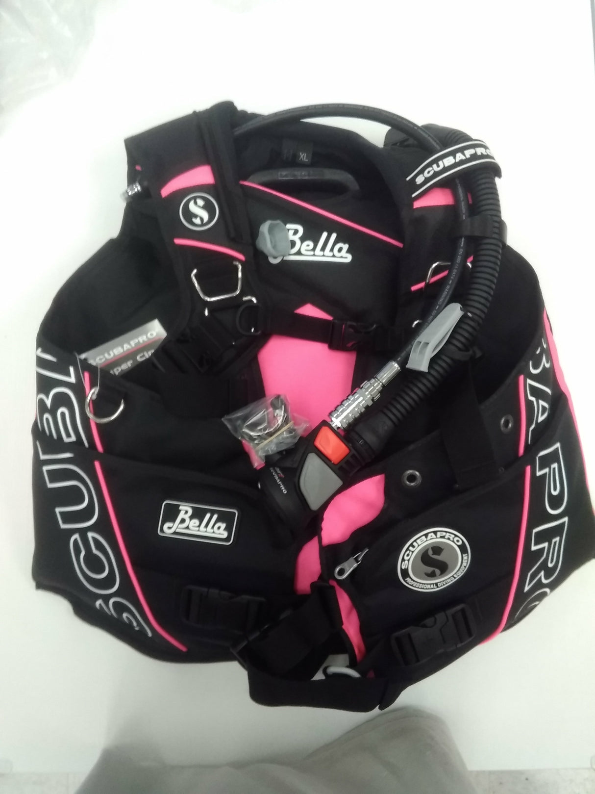 Used Scubapro Bella with Air2 V GEN (2018)-Black/Pink-L-