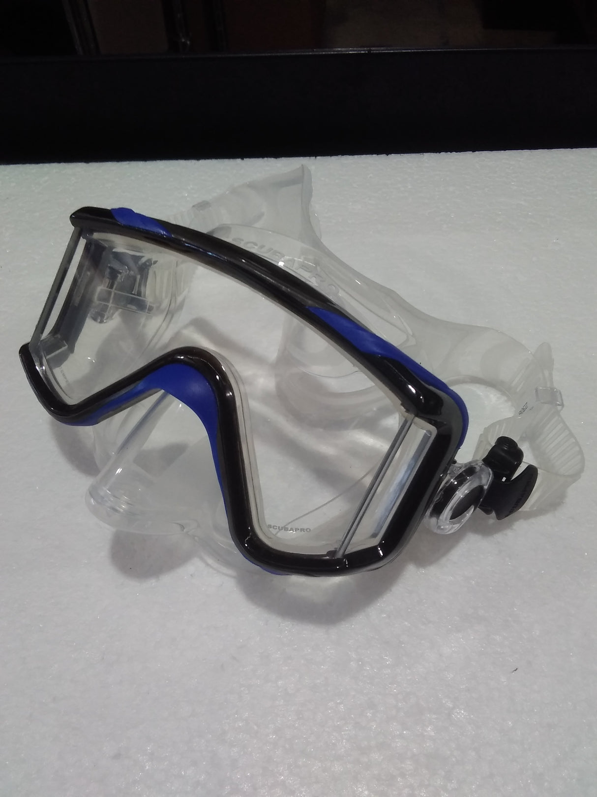 Used Scubapro Crystal Vu Plus Single Lens Scuba Diving Mask w/ Purge-Black/Blue/Gray-Clear-