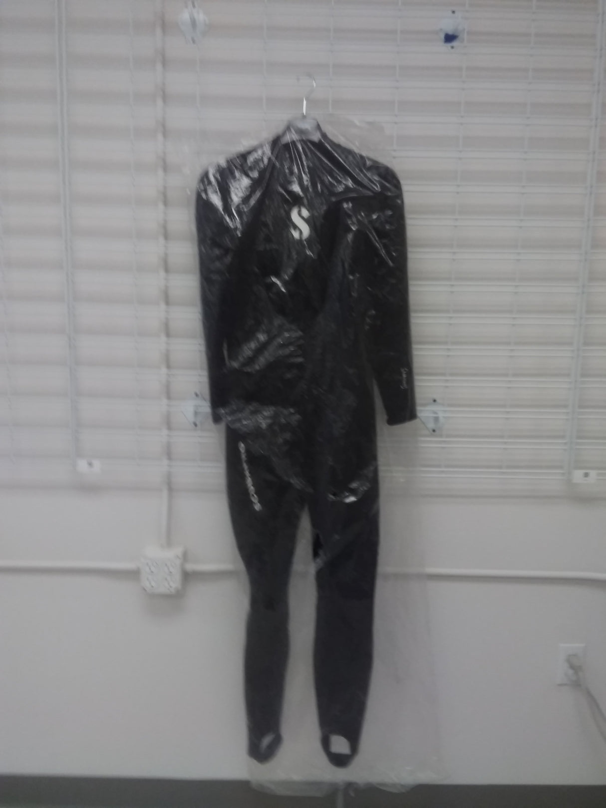 Used Scubapro Definition Steamer 1 mm Women's-2XS-