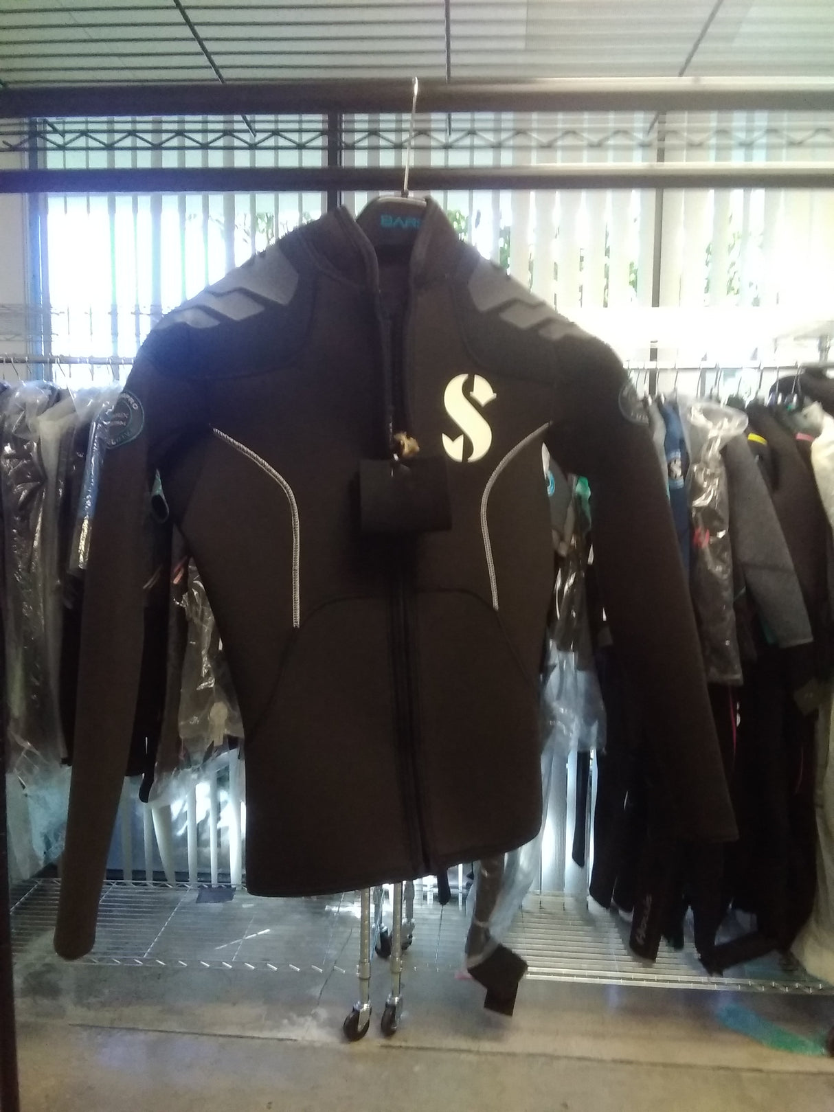 Used Scubapro Everflex Yulex Hoodless Vest 3mm Long Sleeve Women's-2XS-