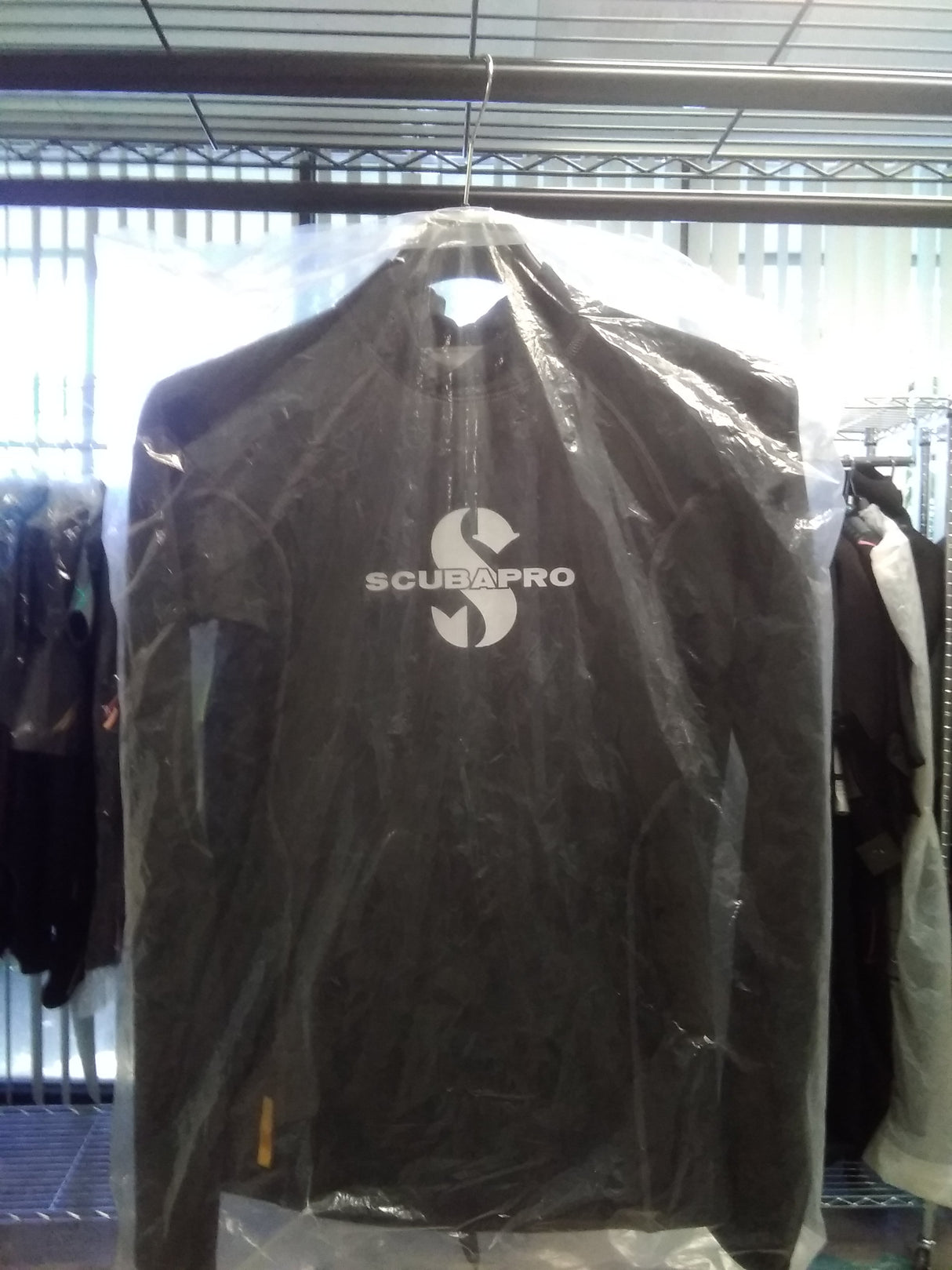 Used Scubapro Hybrid 1 MM Thermal Long Sleeve Mens Top Scuba Diving Wetsuit-S-