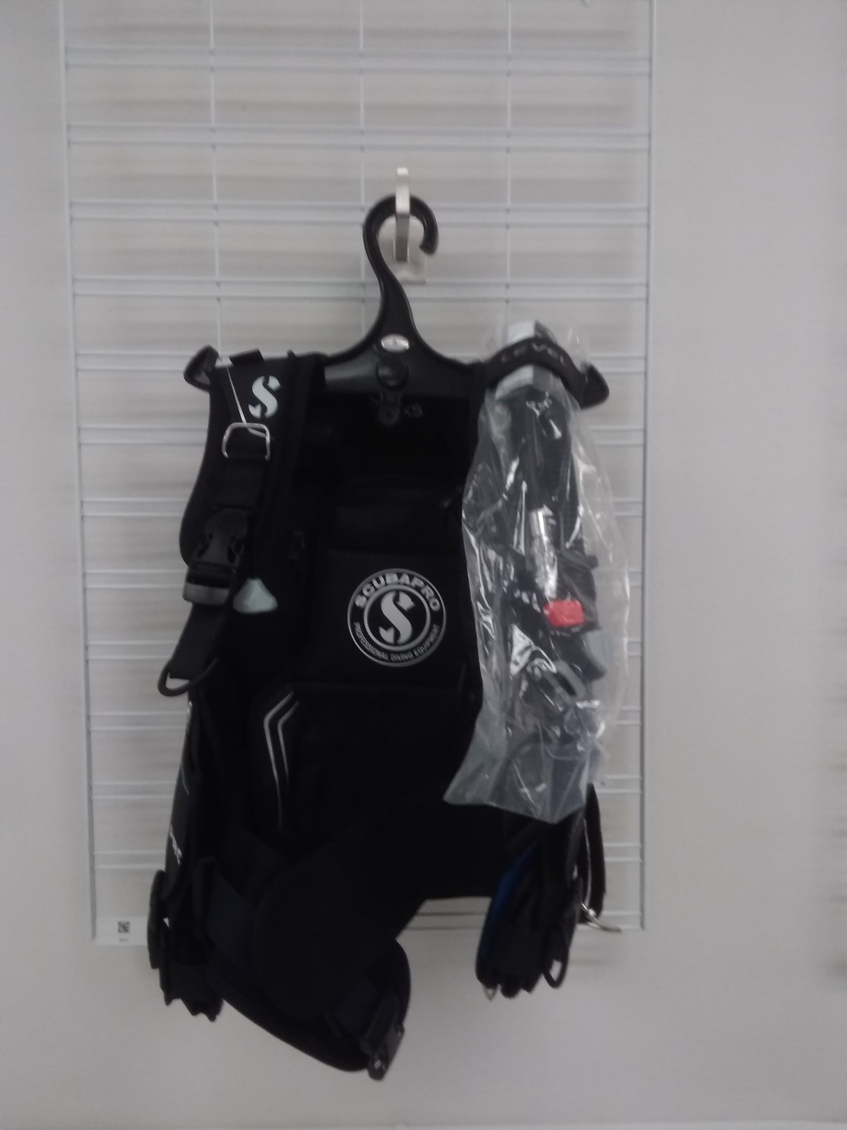 Used Scubapro Level with Balanced Inflator BCD-S-BPI-