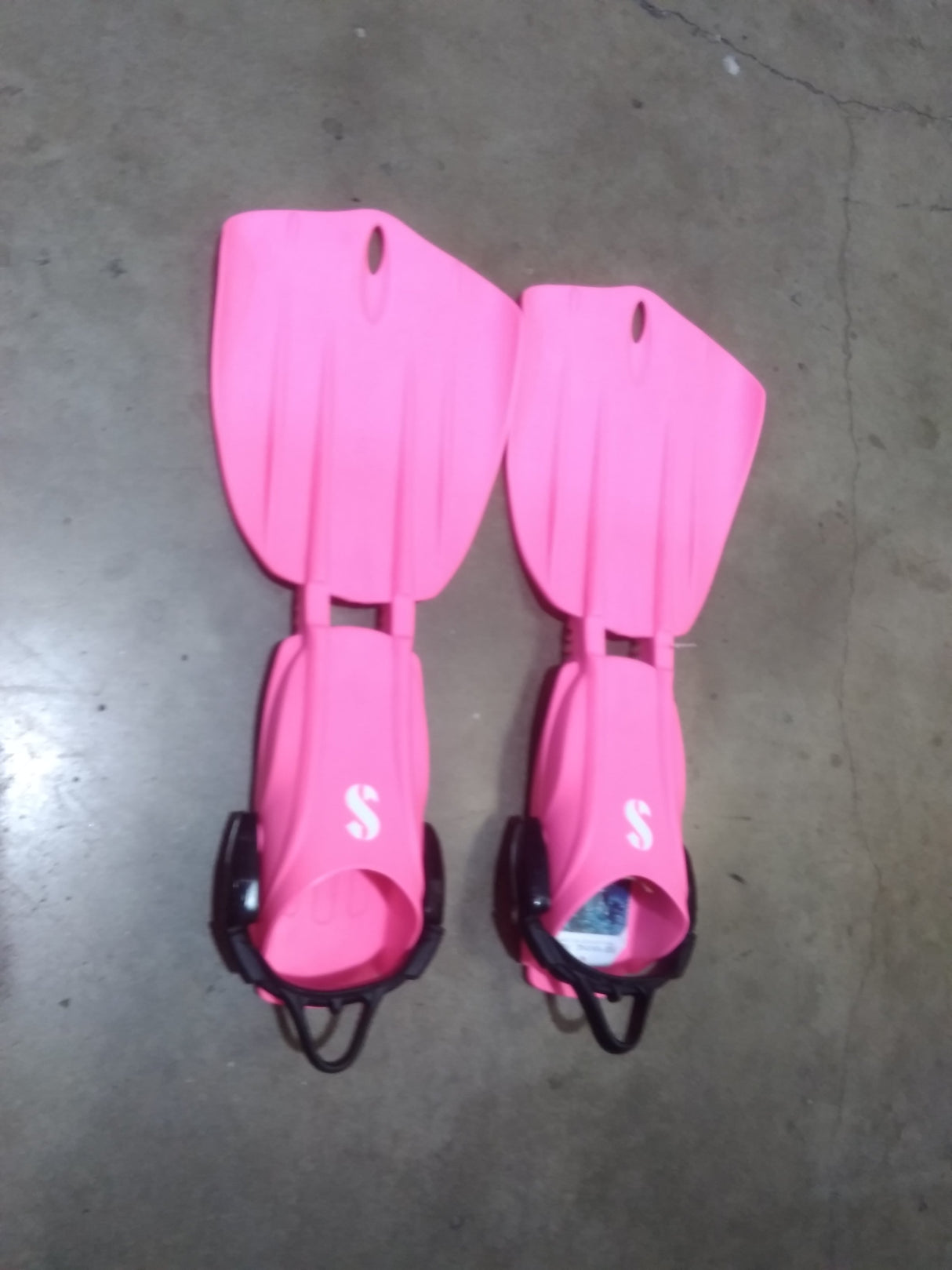 Used Scubapro Seawing Nova Fins-Pink-XS-