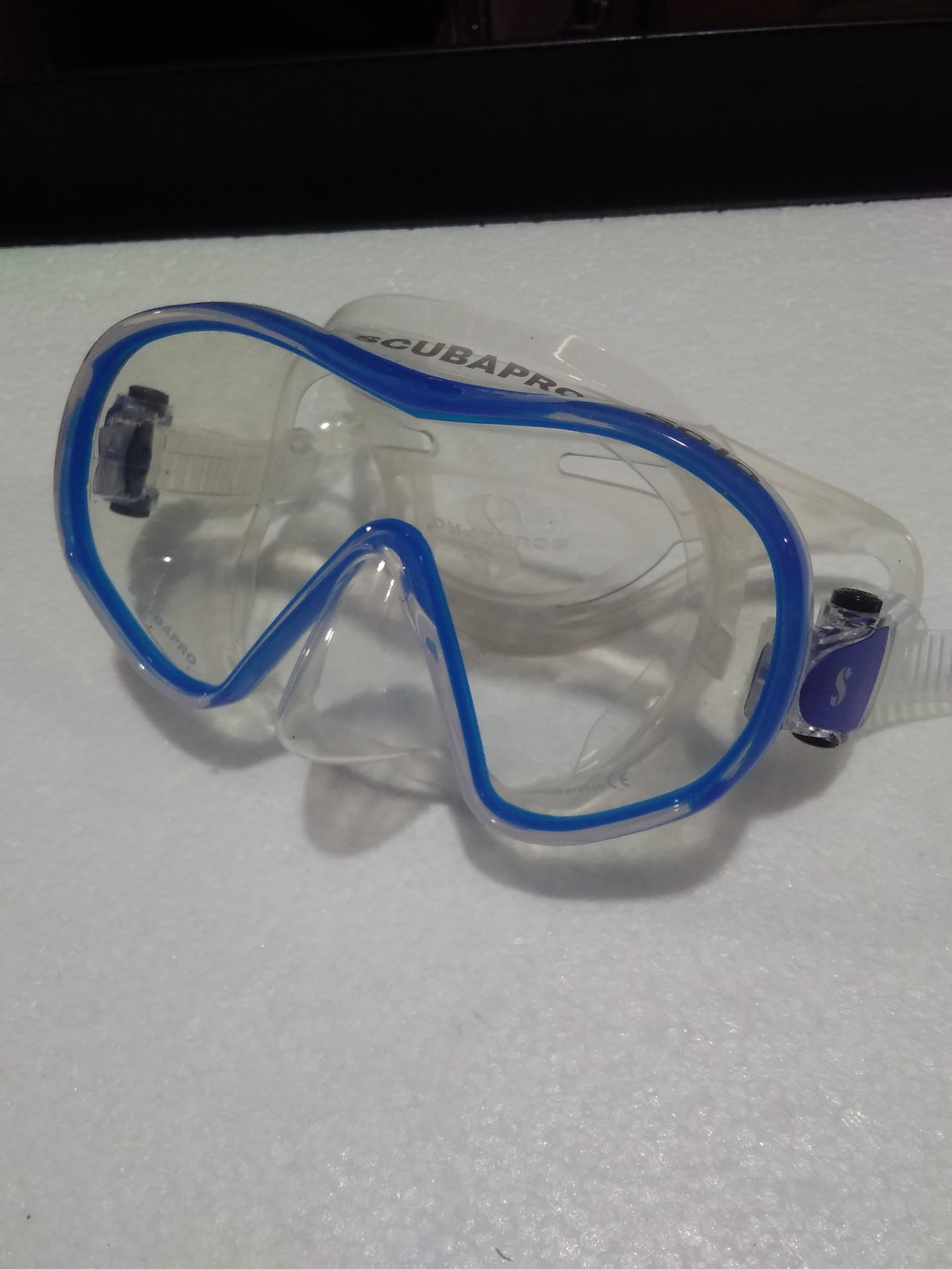 Used Scubapro Solo Low-Volume Frameless Scuba Diving Mask-Clear/Blue-
