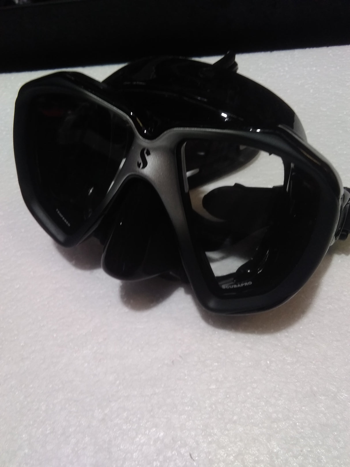 Used Scubapro Spectra Dive Mask-Black/Silver-Black Skirt-