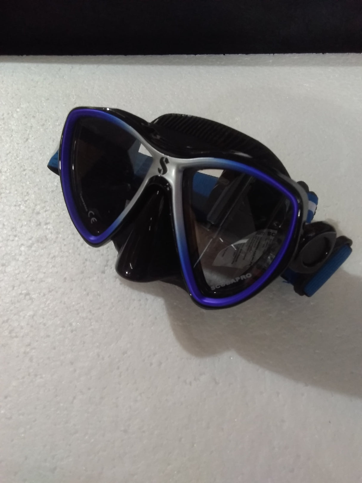 Used Scubapro Synergy Mini Dive Mask with Comfort Strap-Blue/Silver Black Skirt-