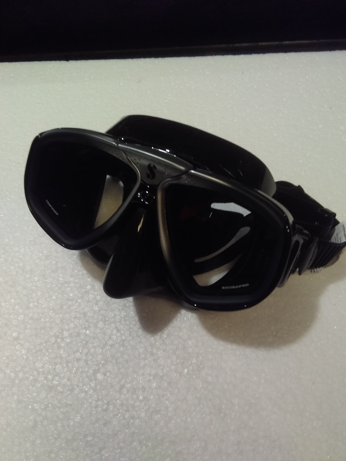 Used Scubapro Zoom (Evo) Mask-Black/Silver-