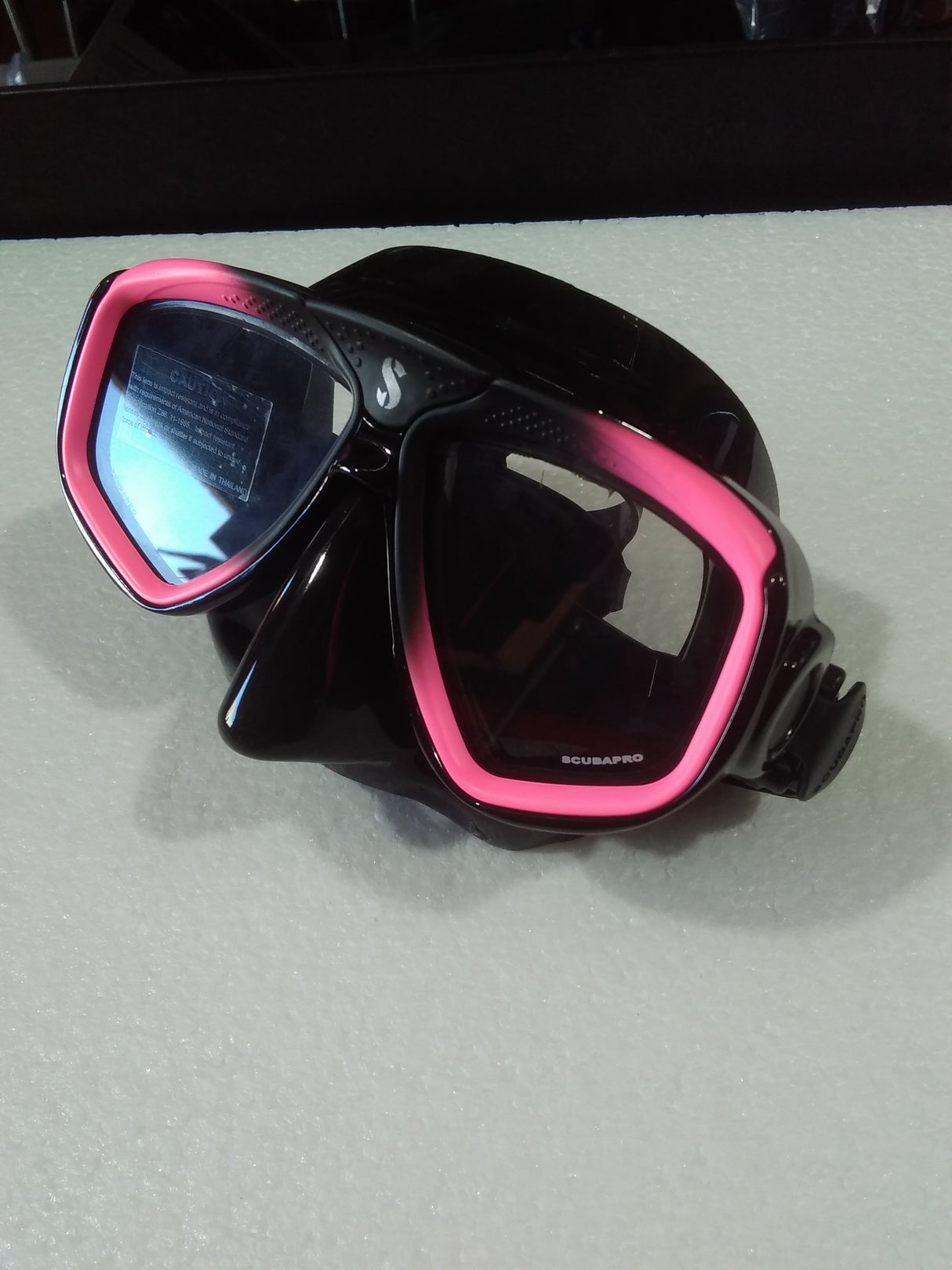 Used Scubapro Zoom (Evo) Mask-Pink/Black-