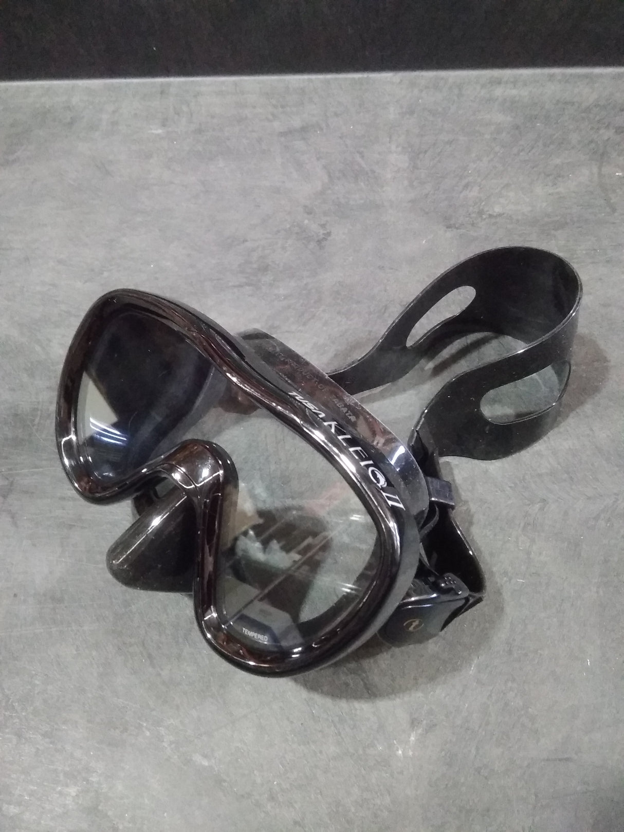 Used Tusa Mini Kleio II Mask-Black/Black Silicone-Very Good-