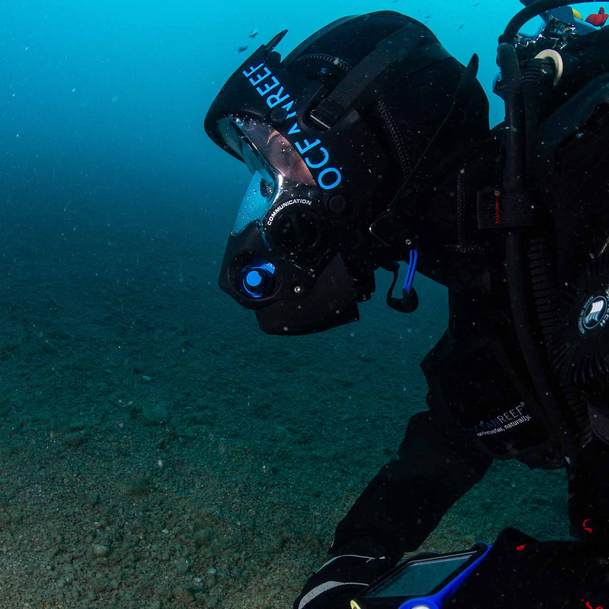 Ocean Reef Neptune III IDM - Diving Full Face Mask w/ int 2nd st, surface air valve, doffing handle, extender kit and multitool