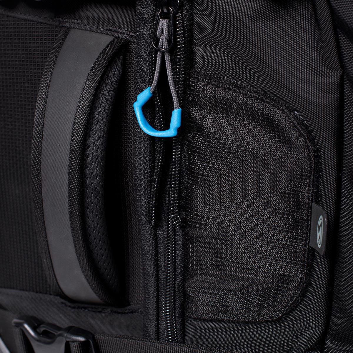 Stahlsac STEEL 22" Carry-On Bag Black-