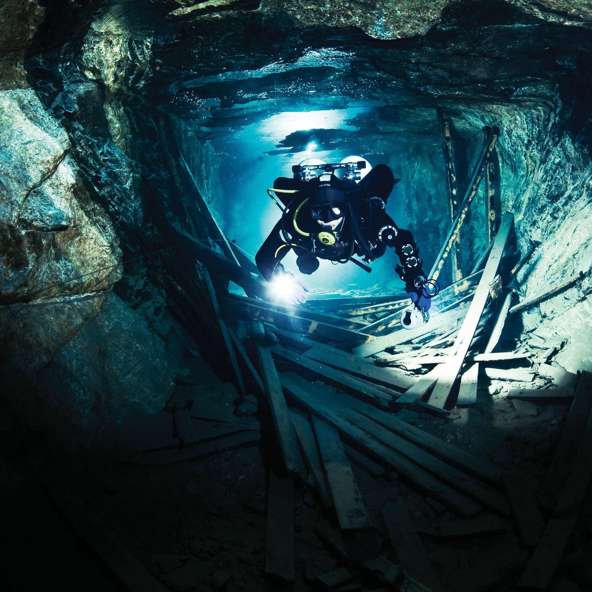 Dive Safely A Comprehensive Guide to Ensuring Diver Safety