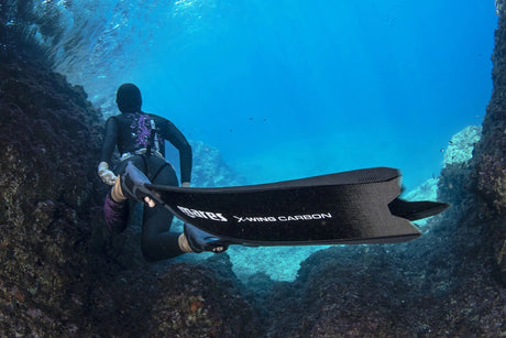 Long blade freediving fins for freediving and spearfishing