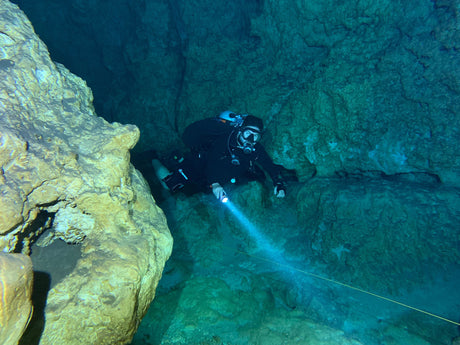 How to Run a Club Night Dive: Site Selection, Light Plan, Buddy Teams, and a Safety Brief That Works