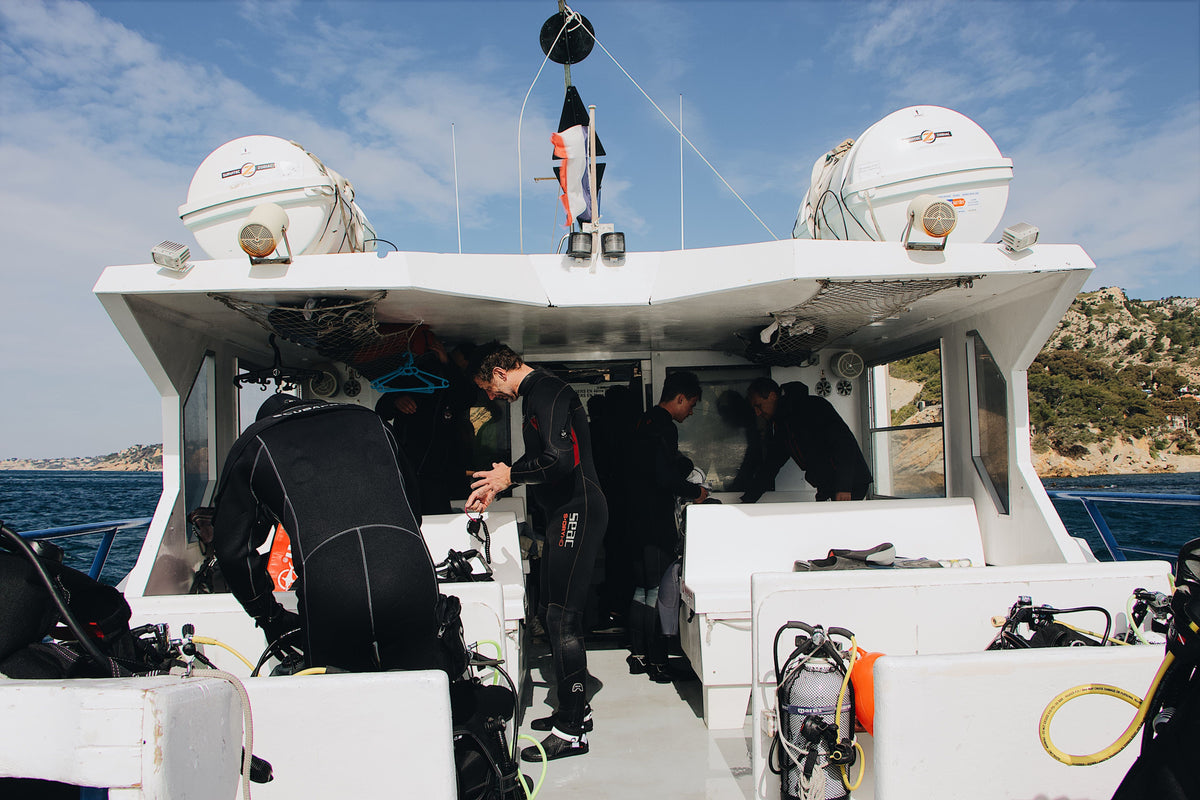 Dive Boat Etiquette: What to Expect on Your First Club Boat Dive, What to Pack, and How to Be a Good Boatmate