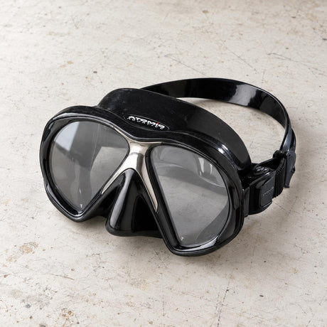 Open Box Atomic Aquatics SubFrame Mask, Medium Fit — Black/Black, open box, lightly used on off-white work table