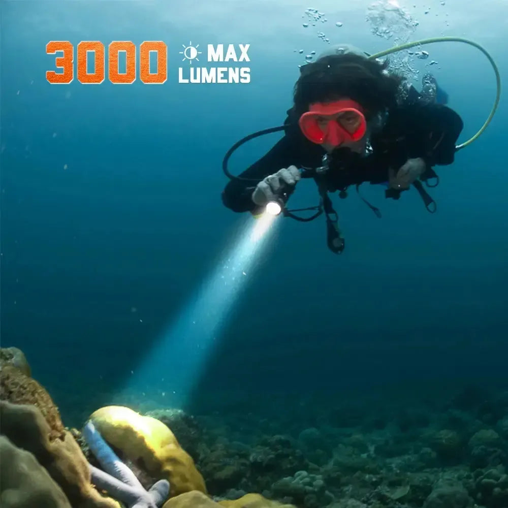 OrcaTorch D710 3000 lumen beam underwater